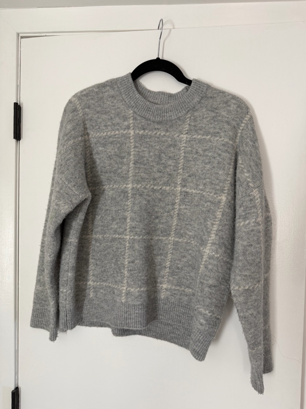 Abercrombie Gray Windowpane Crewneck Sweater
